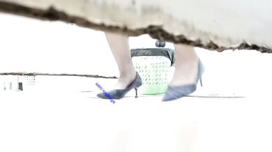 珠宝店女厕全景偷拍❤️多位极品高跟黑丝美女职员的各种美鲍鱼 (11)