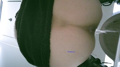 大学女厕全景偷拍多位漂亮的小姐姐嘘嘘❤️各种各样的美鲍鱼完美呈现2 (13)